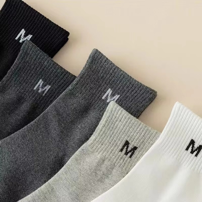 Hot Selling Fashion Colorful Patterns Quarter Crew Men Socks suppliers